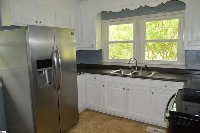 521 S Spencer Street, Duncan, SC 29334