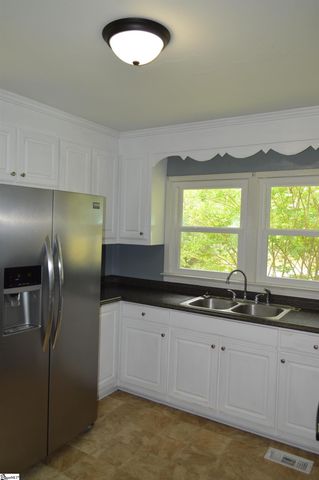521 S Spencer Street, Duncan, SC 29334