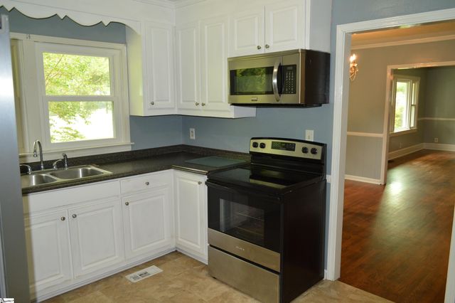 521 S Spencer Street, Duncan, SC 29334