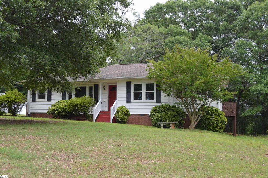 521 S Spencer Street, Duncan, SC 29334