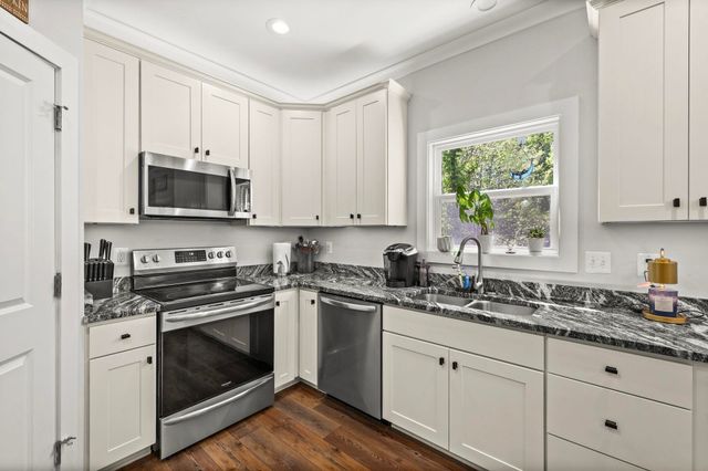 9422 LOVETT LN, Unionville, VA 22567