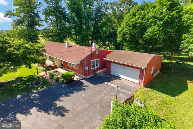352 PUGHTOWN RD, Spring City, PA 19475
