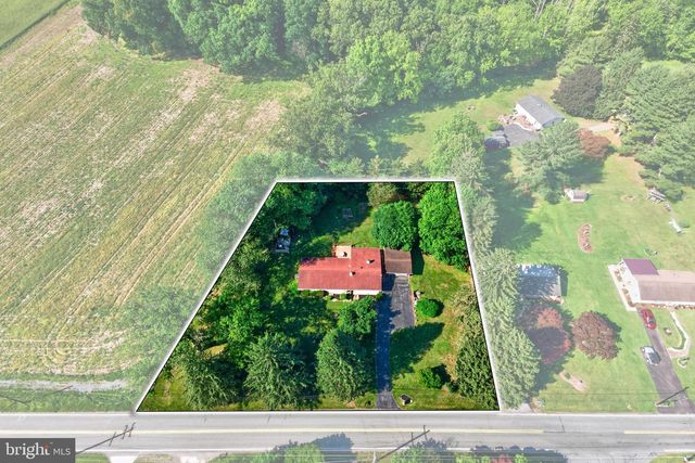 352 PUGHTOWN RD, Spring City, PA 19475
