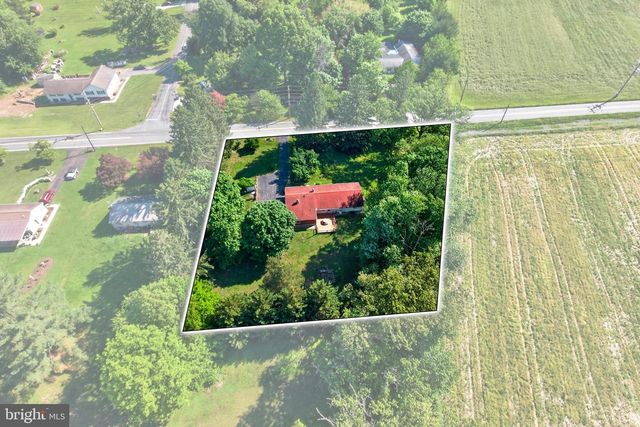 352 PUGHTOWN RD, Spring City, PA 19475