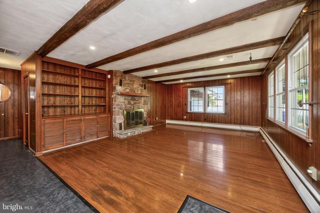 352 PUGHTOWN RD, Spring City, PA 19475