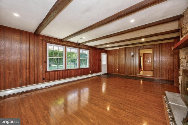 352 PUGHTOWN RD, Spring City, PA 19475