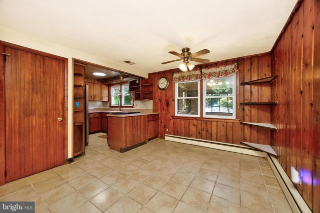352 PUGHTOWN RD, Spring City, PA 19475