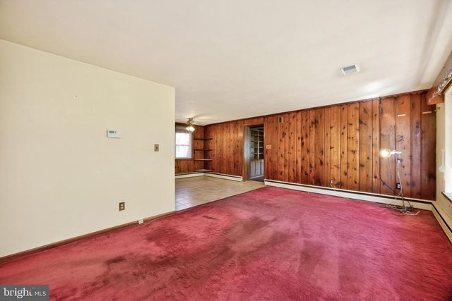 352 PUGHTOWN RD, Spring City, PA 19475