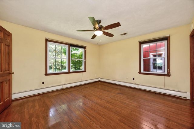 352 PUGHTOWN RD, Spring City, PA 19475
