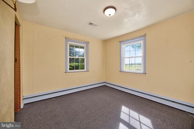 352 PUGHTOWN RD, Spring City, PA 19475