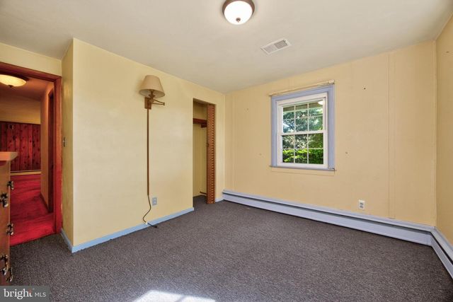 352 PUGHTOWN RD, Spring City, PA 19475