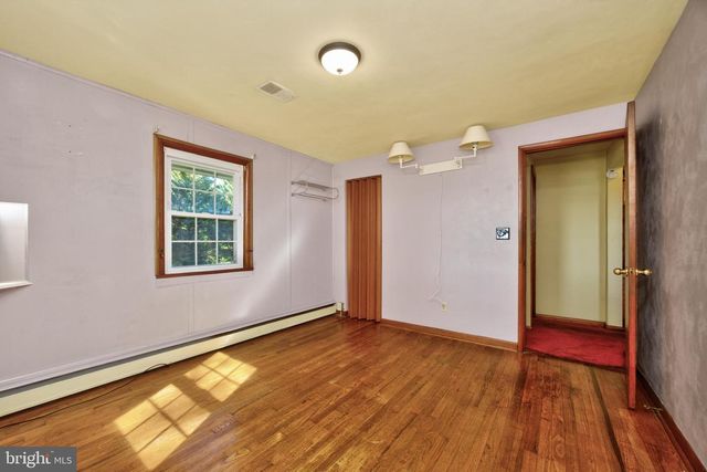352 PUGHTOWN RD, Spring City, PA 19475