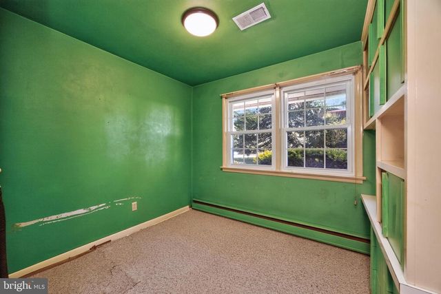 352 PUGHTOWN RD, Spring City, PA 19475