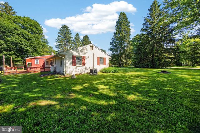 352 PUGHTOWN RD, Spring City, PA 19475