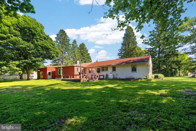 352 PUGHTOWN RD, Spring City, PA 19475