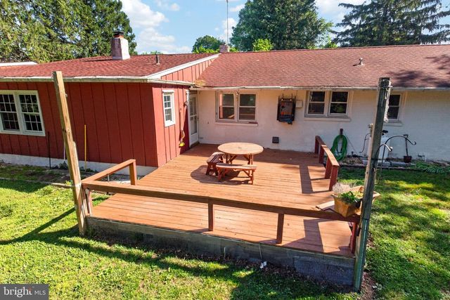 352 PUGHTOWN RD, Spring City, PA 19475