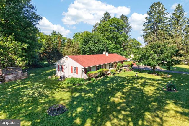 352 PUGHTOWN RD, Spring City, PA 19475