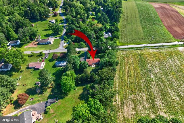 352 PUGHTOWN RD, Spring City, PA 19475