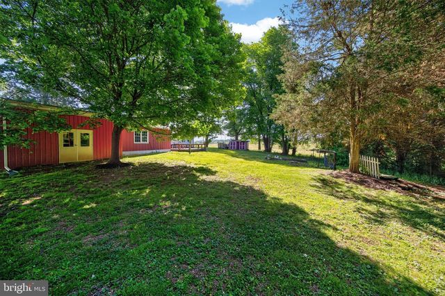 352 PUGHTOWN RD, Spring City, PA 19475
