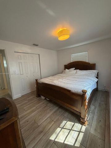 3427 SW 64th Ave, Miami, FL 33155