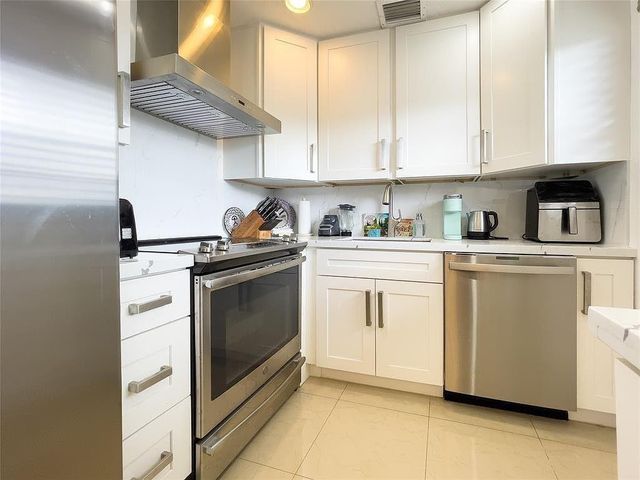 301 Oakridge Q 301, Deerfield Beach, FL 33442