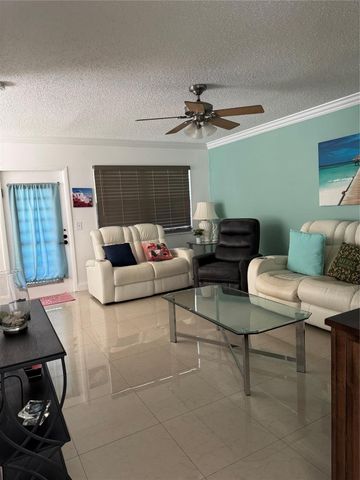 301 Oakridge Q 301, Deerfield Beach, FL 33442