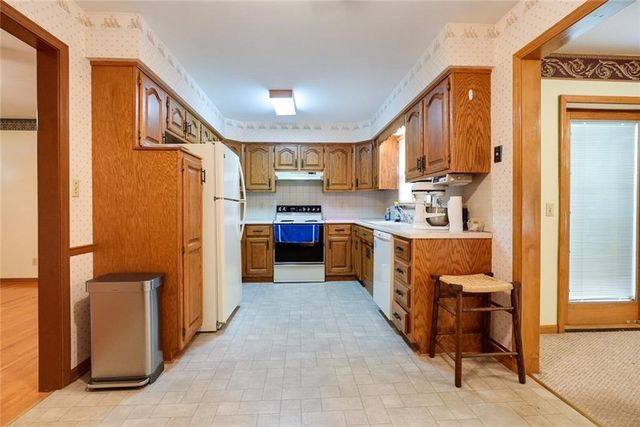 11016 Stark Avenue, Kansas City, MO 64134