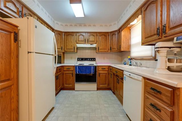 11016 Stark Avenue, Kansas City, MO 64134