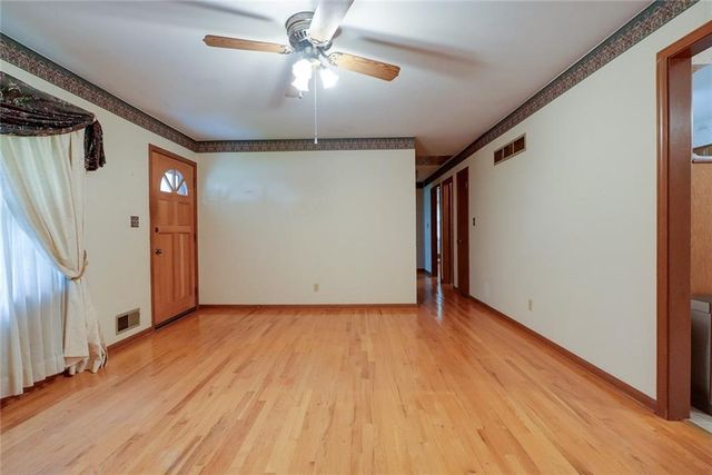 11016 Stark Avenue, Kansas City, MO 64134