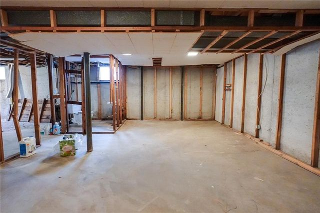 11016 Stark Avenue, Kansas City, MO 64134
