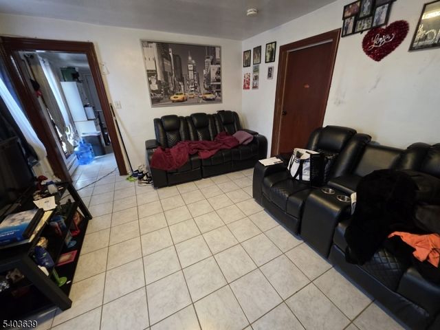 32 Elm St, Paterson City, NJ 07501