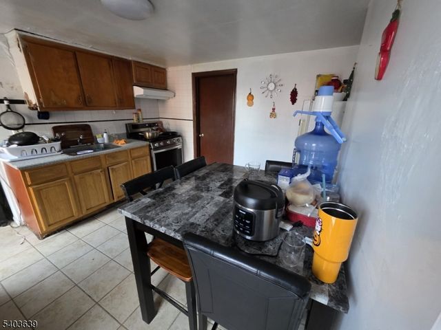 32 Elm St, Paterson City, NJ 07501