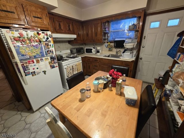 32 Elm St, Paterson City, NJ 07501