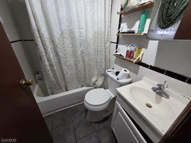 32 Elm St, Paterson City, NJ 07501