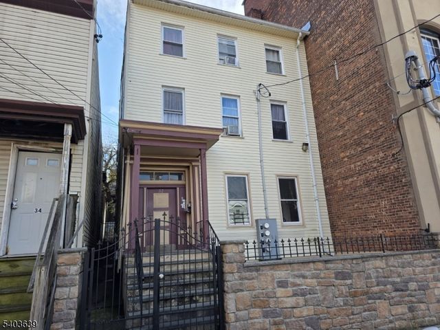 32 Elm St, Paterson City, NJ 07501
