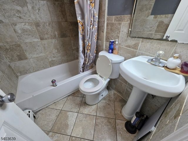 32 Elm St, Paterson City, NJ 07501