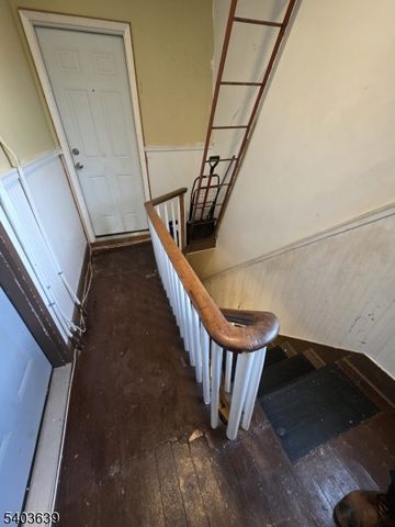 32 Elm St, Paterson City, NJ 07501