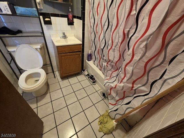 32 Elm St, Paterson City, NJ 07501