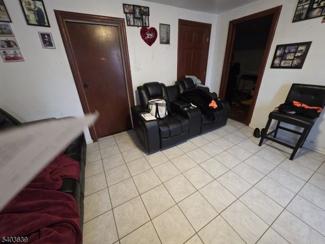 32 Elm St, Paterson City, NJ 07501