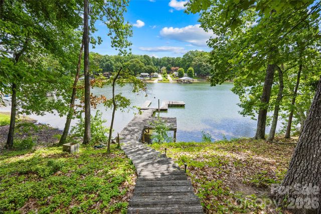 114 Forest Cove Lane, Mooresville, NC 28117