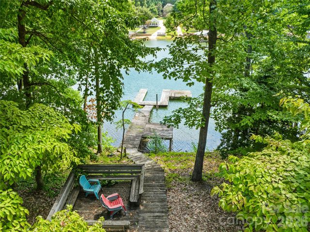 114 Forest Cove Lane, Mooresville, NC 28117