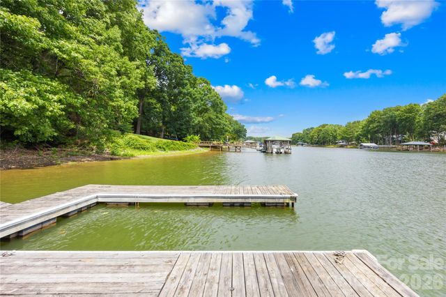 114 Forest Cove Lane, Mooresville, NC 28117