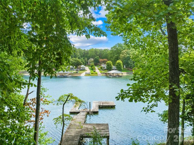 114 Forest Cove Lane, Mooresville, NC 28117
