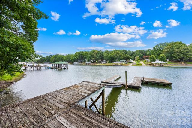 114 Forest Cove Lane, Mooresville, NC 28117