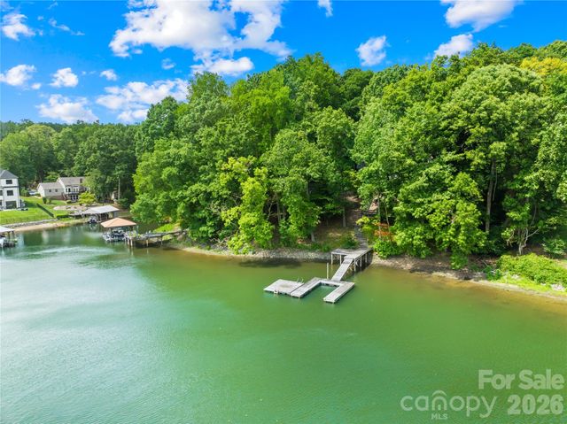 114 Forest Cove Lane, Mooresville, NC 28117