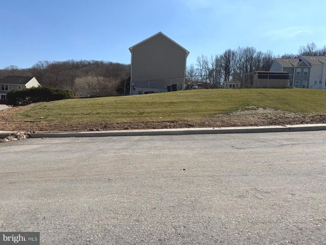 105 ABRAMO VICTOR DR, Downingtown, PA 19335