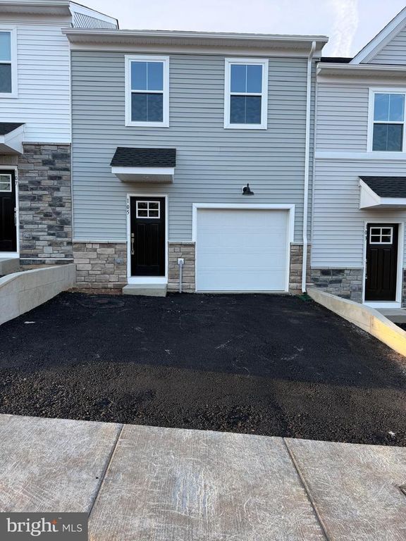 105 ABRAMO VICTOR DR, Downingtown, PA 19335