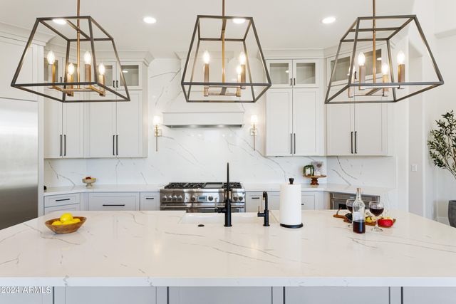 12077 E Laurel Lane, Scottsdale, AZ 85259