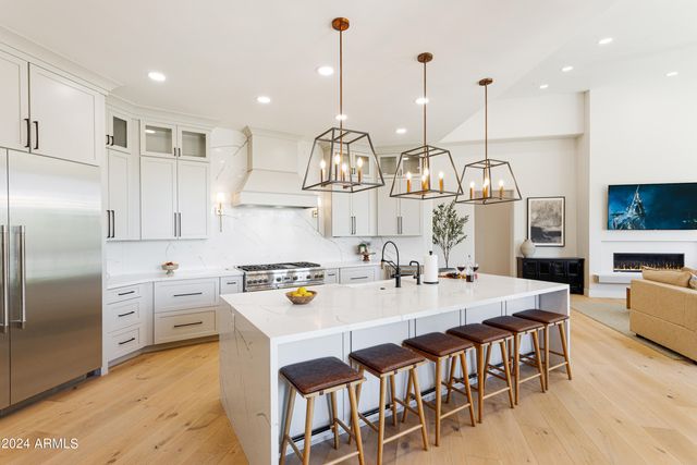 12077 E Laurel Lane, Scottsdale, AZ 85259