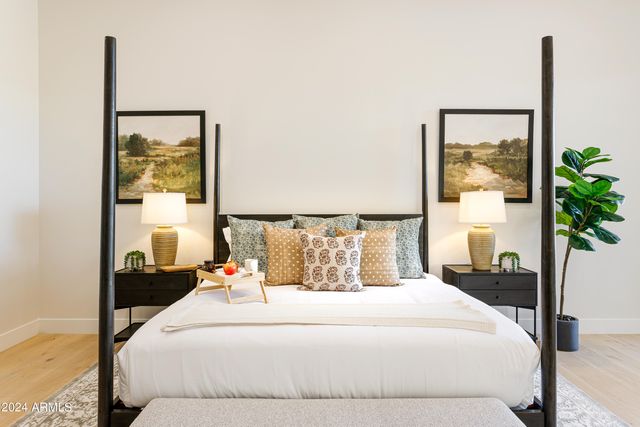 12077 E Laurel Lane, Scottsdale, AZ 85259